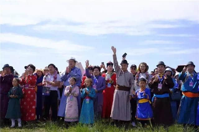 「相关信息」畅游花季金莲川，赏锡林郭勒“两都马道”大美风景线