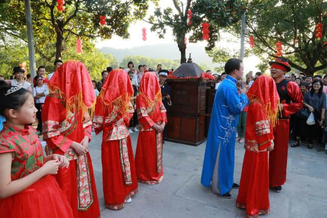 “十一”黄金周溪口景区掀起旅游“巨浪”