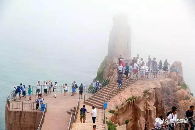 这个夏天，乘着高铁游荣成