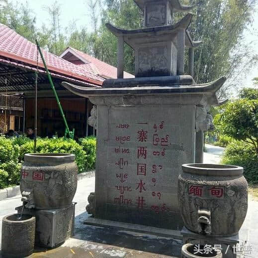 去瑞丽旅游，30万的手镯不能代表什么，喜欢的不带走才是瑞丽的特色！