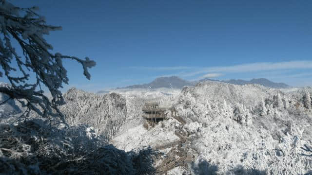 成都滑雪必去胜地，滑雪嗨玩无止境丨西岭雪山一日游攻略！