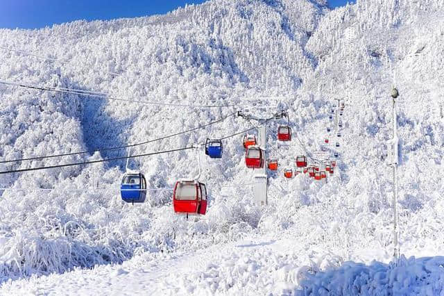 成都滑雪必去胜地，滑雪嗨玩无止境丨西岭雪山一日游攻略！