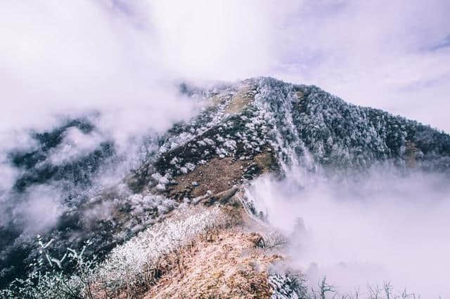 成都滑雪必去胜地，滑雪嗨玩无止境丨西岭雪山一日游攻略！