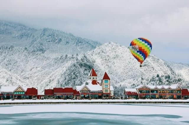 成都滑雪必去胜地，滑雪嗨玩无止境丨西岭雪山一日游攻略！