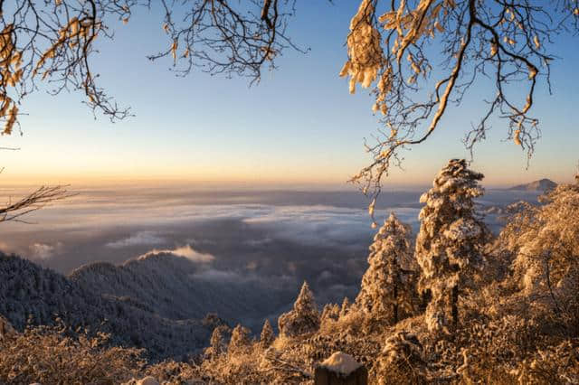 成都滑雪必去胜地，滑雪嗨玩无止境丨西岭雪山一日游攻略！