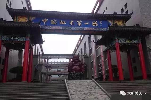 广西崇左十大旅游景点各有特色，其中四个在大新县！