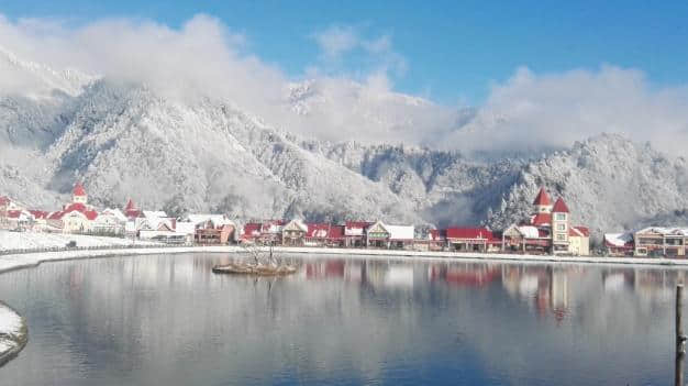 晚上也可以滑雪？西岭雪山夜滑狂欢周，开启成都人全新的旅游生活方式