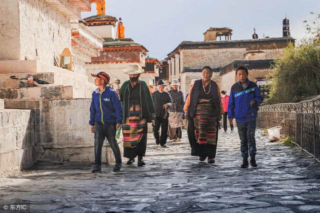 西藏旅行，说走就走？起码外国人不行！