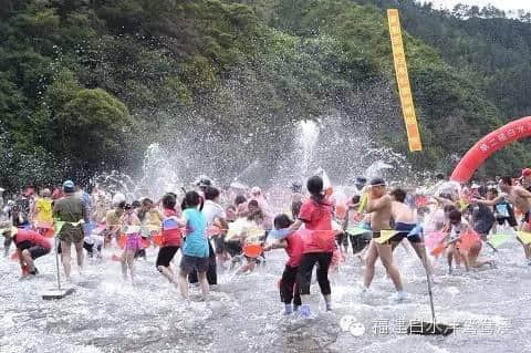 白水洋鸳鸯溪现金红包大秒杀，还能坐直升机！附28日白水洋泼水节免费门票名单