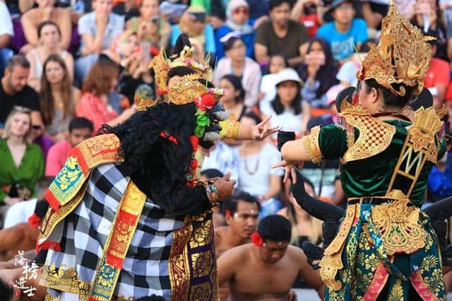 来巴厘岛旅游，这处景点不仅风景美，还有著名的民俗舞表演