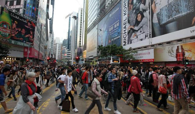 暑假想去香港旅行，又怕自己的钱不够？其实去香港玩真的不贵！