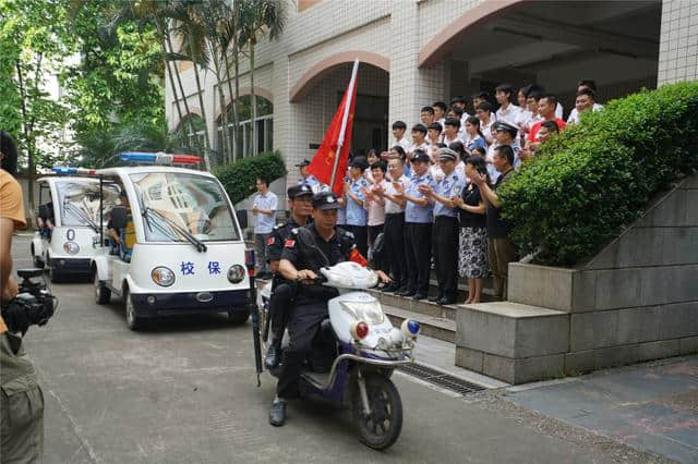 广州市旅游商务职校-做广州好街坊，学校成立社区义务联防巡逻队