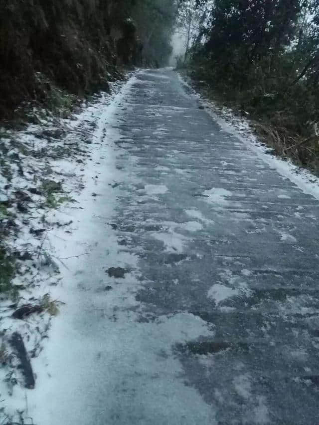 美翻了！龙胜各地雪纷飞