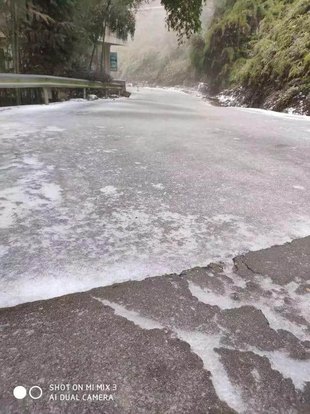 美翻了！龙胜各地雪纷飞