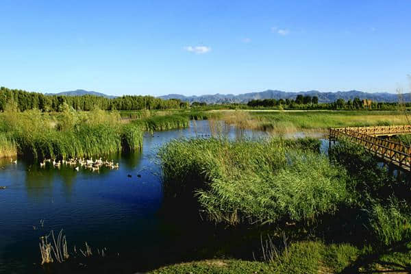 游龙庆峡逛野鸭湖 畅游延庆水上乐园