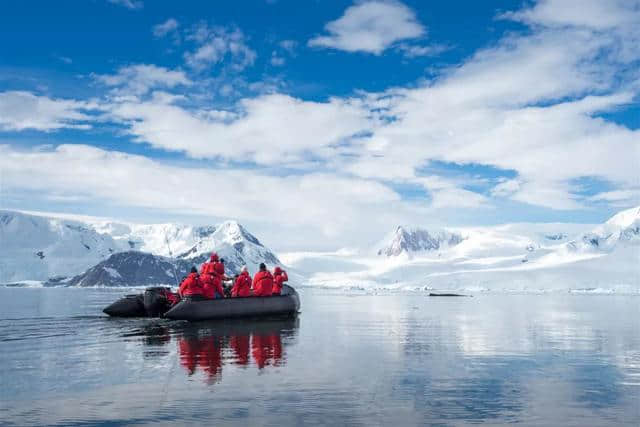 去南极旅游，可以玩什么呢