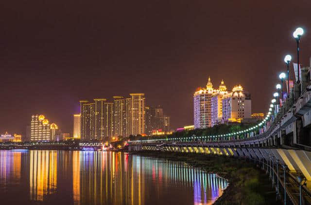 暑期旅游十大热门城市，你想去哪儿玩？