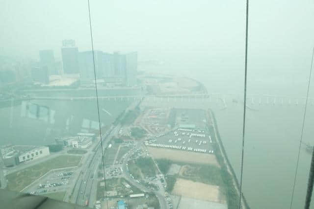 澳门美食和空中美景推荐，澳门旅游塔360旋转餐厅自助餐