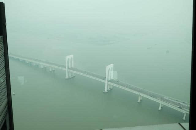 澳门美食和空中美景推荐，澳门旅游塔360旋转餐厅自助餐