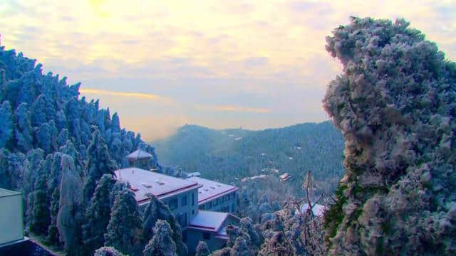 庐山雪霁美如画 引发冬季旅游热潮