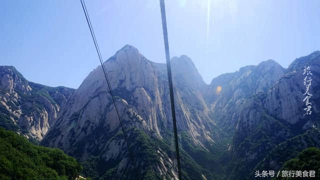 来西安旅游，你敢去华山乘坐西峰缆车吗？那种感觉真的太刺激了