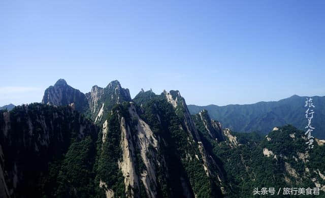 来西安旅游，你敢去华山乘坐西峰缆车吗？那种感觉真的太刺激了