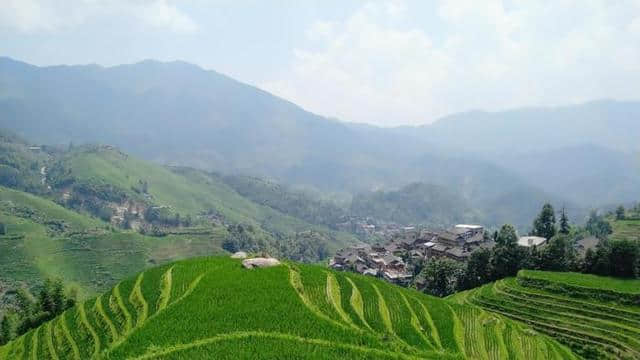 自驾游｜桂林龙胜龙脊梯田，住山顶看日出