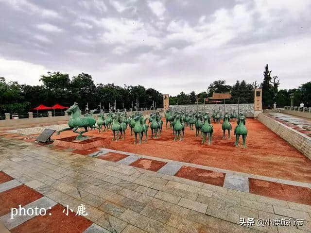 甘肃这座4A级景区，有1700年古墓，中国旅游标志就发现于此