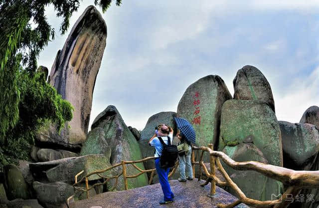 这座山与美国的山一毛一样，你们是走失多年的双胞胎吗？