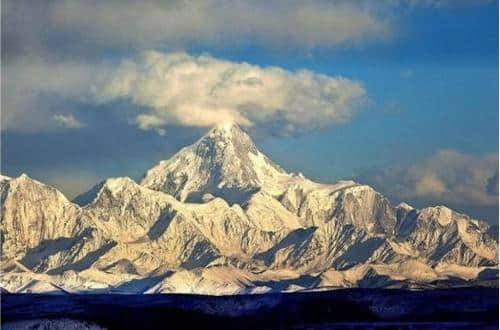 “蜀山之王”贡嘎山 穿游壮美冰雪画廊