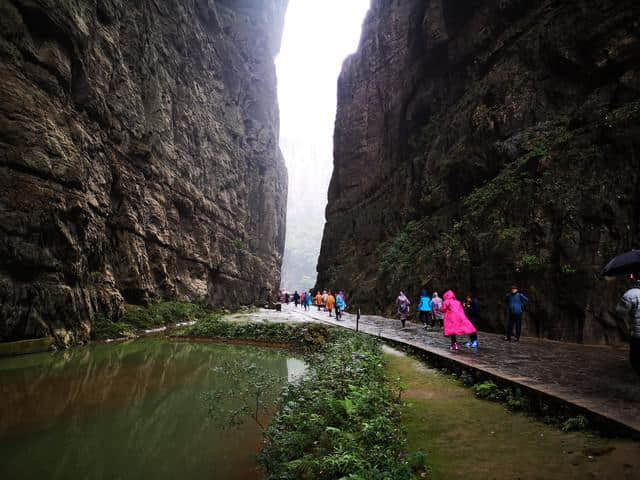 观人文印象武隆，赏天坑地缝美景