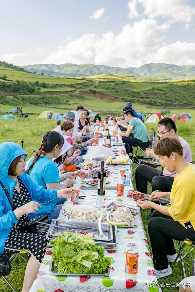 关山牧场看流星雨、草原烧烤徒步，原来暑期户外旅行可以这样玩