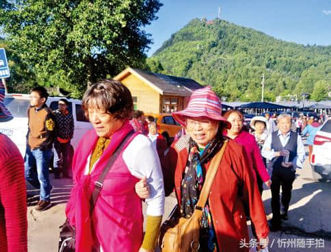 忻州随手拍帮打听：夕阳红大型专列旅行团畅游五台山