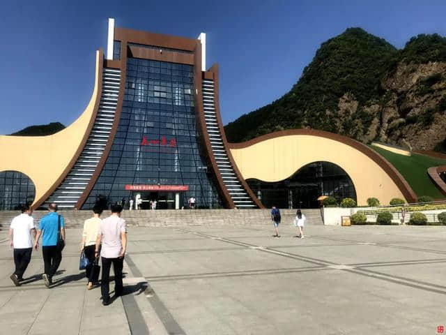 “旅游+扶贫”：关山草原托起小康梦