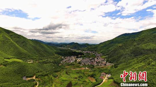 浓浓绿意沁人心脾 浙江安吉乡村旅游正当时(组图)