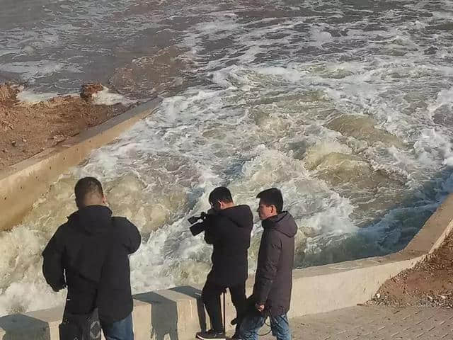 聊城旅游度假区迎来历史一刻近五千亩大湖望岳湖正式开闸蓄水