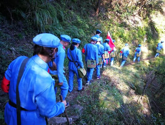 重走红军路，铭记革命历史不忘初心