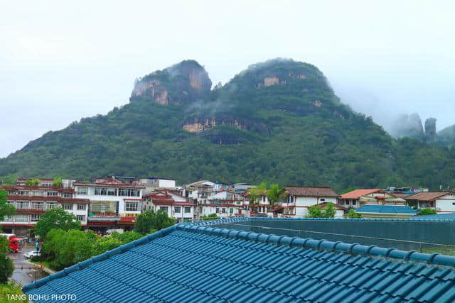 到武夷山旅游遇到突发大暴雨，烟雨中漫游武夷山，宛若灵山仙境