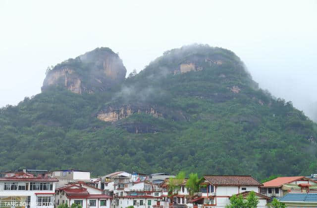 到武夷山旅游遇到突发大暴雨，烟雨中漫游武夷山，宛若灵山仙境