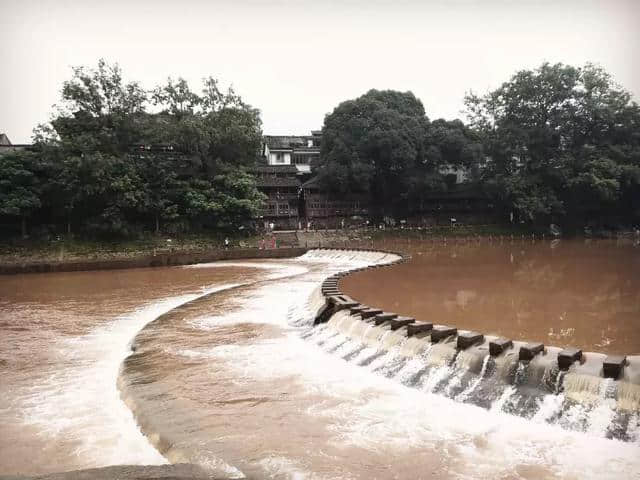 柳江古镇，一首烟雨里的诗