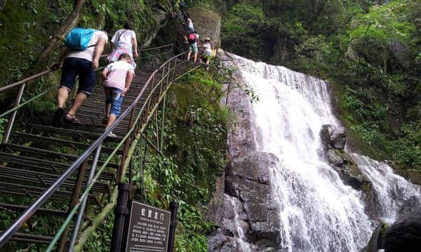 南山竹海安吉瀑布太极洞四日自驾游