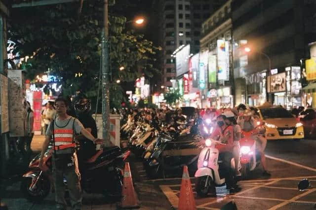 台湾旅游日志 – 是夜高雄