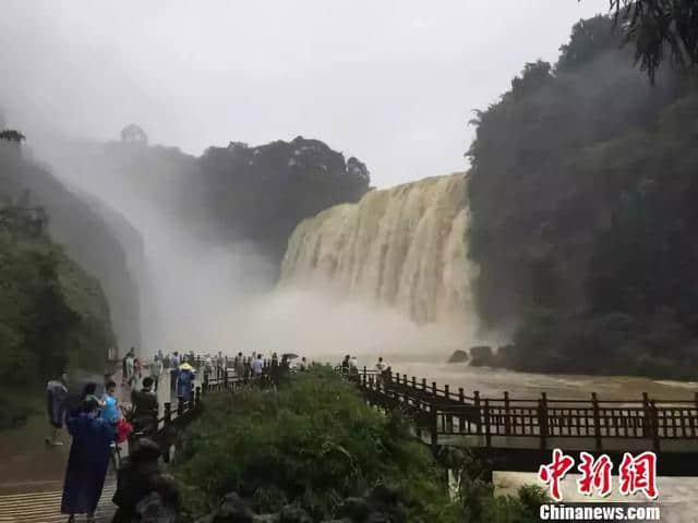 贵州“旅游高铁”开通啦！ 一路串起无数美景 还有自由行、跟团游……