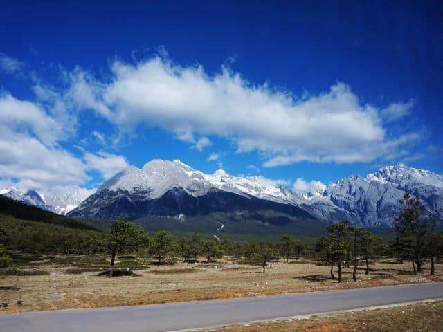 环游洱海，玉龙雪山：丽江-大理-香格里拉双飞6日经典游