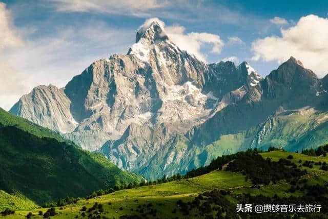 四川多地高温来袭，阿坝州成热门避暑旅游胜地