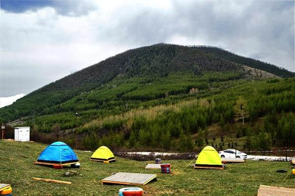 来五台山日照山庄露营啦