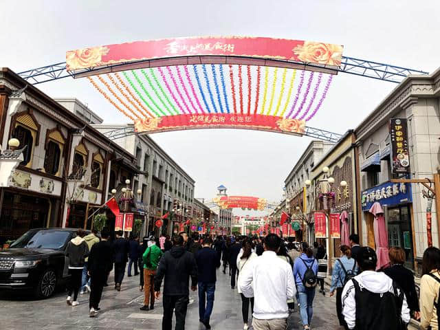 宁夏十大旅游特色街区授牌暨特色名店入驻签约仪式在吴忠举行