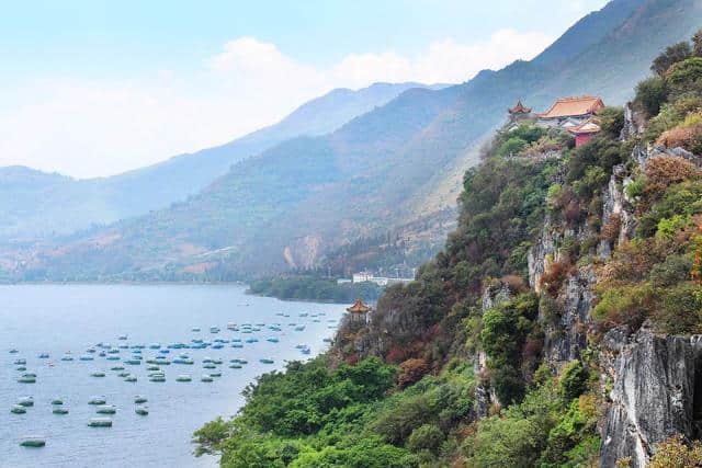 抚仙湖禄充，世上本没有风景区，游玩的人多了，自然成了风景区