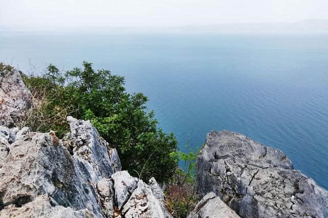 抚仙湖禄充，世上本没有风景区，游玩的人多了，自然成了风景区