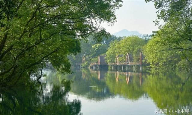 富春江畔的船屋如此漂亮的木屋快让我们来一场 说走就走的旅行吧